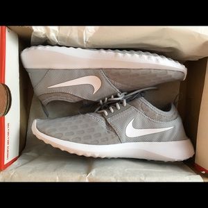 Nike Juvenate Sneaker NEW